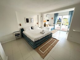 Ravino Secret Retreat