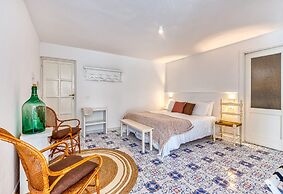 Ravino Secret Retreat