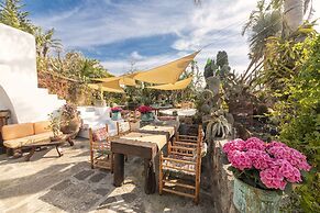 Ravino Secret Retreat