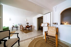 Ravino Secret Retreat