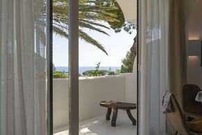 Ravino Secret Retreat