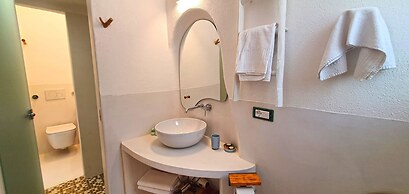 Ravino Secret Retreat