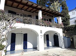 Ravino Secret Retreat