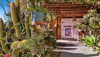 Ravino Secret Retreat