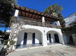 Ravino Secret Retreat