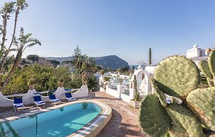 Ravino Secret Retreat