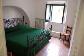 Ravino Secret Retreat