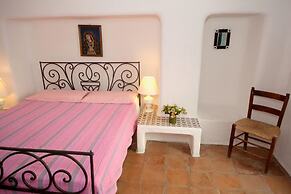 Ravino Secret Retreat