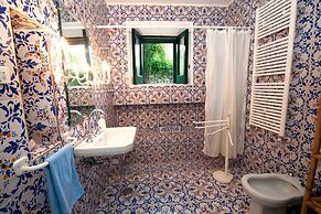 Ravino Secret Retreat