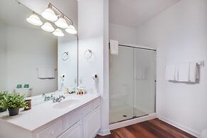 Newly Renovated, Beautiful 2bd/2ba Condo #2vc500