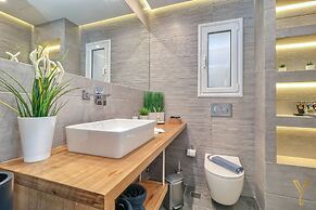 Acropolis Plus Penthouse