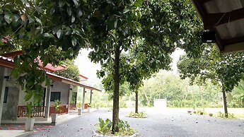 Baan Keree Thara Khiri Wong