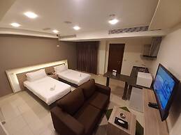 Lujain Hotel Suites