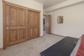 Mountain Peak 4 Bedroom Home by RedAwning