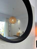 Sea View Apartments & Studios