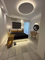 Sea View Apartments & Studios