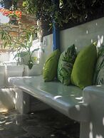 Sea View Apartments & Studios