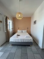 Sea View Apartments & Studios