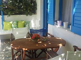 Sea View Apartments & Studios