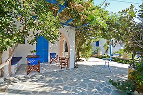 Sea View Apartments & Studios