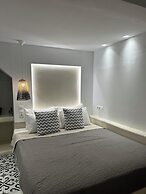 Sea View Apartments & Studios