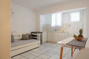 Sea View Apartments & Studios