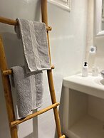 Sea View Apartments & Studios