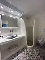 Sea View Apartments & Studios