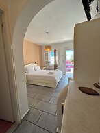 Sea View Apartments & Studios