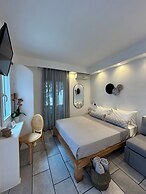 Sea View Apartments & Studios