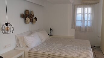 Sea View Apartments & Studios