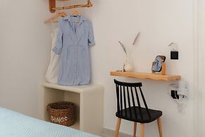 Sea View Apartments & Studios