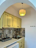 Sea View Apartments & Studios