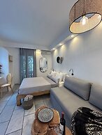 Sea View Apartments & Studios