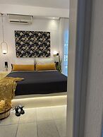 Sea View Apartments & Studios