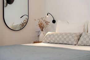 Sea View Apartments & Studios