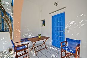 Sea View Apartments & Studios