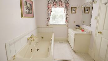 The Virginia Cliffe Inn