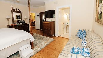 The Virginia Cliffe Inn