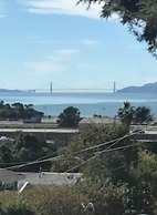 Albany Hill Apartment