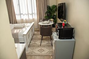 Elegant Comfy 3 Bedroom Apartment