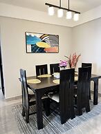 Elegant Comfy 3 Bedroom Apartment