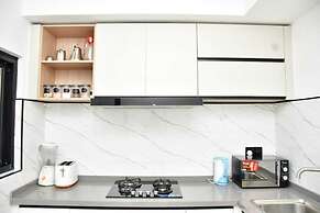 Elegant Comfy 3 Bedroom Apartment