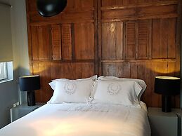 Admetus Psyrri Loft  by K&K