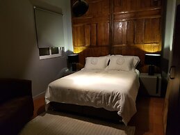 Admetus Psyrri Loft  by K&K