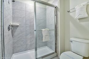 Stylish and Stunning 5BD Pool Home in Solterra - #5st452