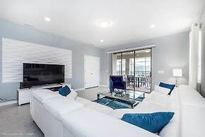 Stylish and Stunning 5BD Pool Home in Solterra - #5st452