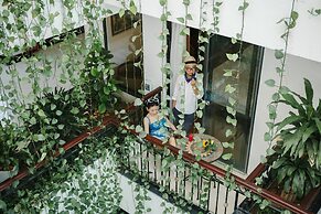 Liberty Hall Tam Coc Hotel & Villa