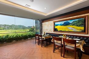 Liberty Hall Tam Coc Hotel & Villa