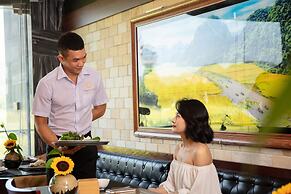 Liberty Hall Tam Coc Hotel & Villa